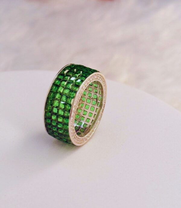 Eternal emerald ring